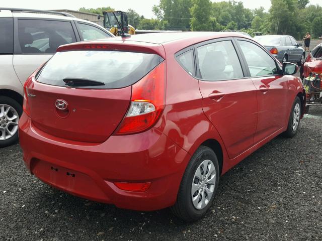 KMHCT5AE5HU341891 - 2017 HYUNDAI ACCENT SE RED photo 4