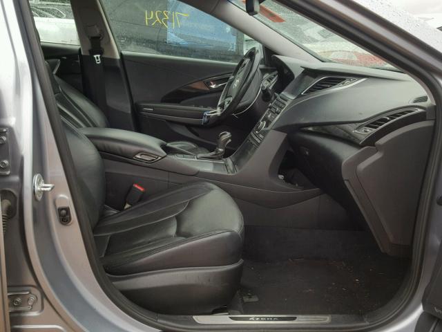 KMHFG4JGXFA447457 - 2015 HYUNDAI AZERA SILVER photo 5