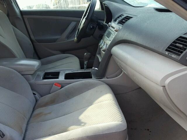 4T1BE46K09U873064 - 2009 TOYOTA CAMRY BASE GRAY photo 5