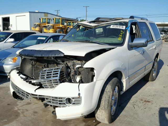 5LMFU27567LJ07146 - 2007 LINCOLN NAVIGATOR Creme Foto 2