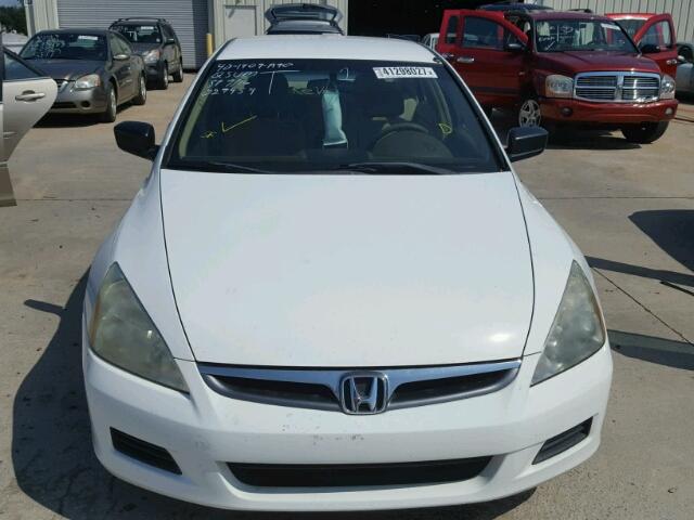 1HGCM56107A029454 - 2007 HONDA ACCORD WHITE photo 9