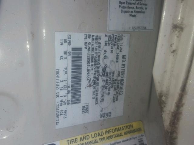 5LMFU28505LJ09664 - 2005 LINCOLN NAVIGATOR თეთრი ფოტო 10