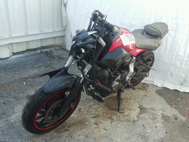 JYARM06E7FA001501 - 2015 YAMAHA FZ07 RED photo 2