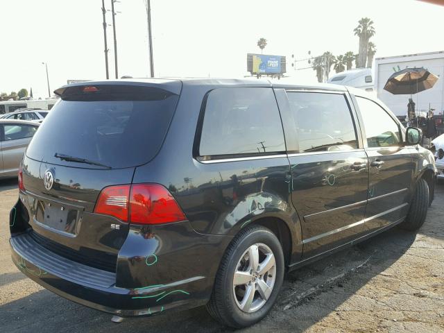 2V4RW3D19AR322935 - 2010 VOLKSWAGEN ROUTAN SE BLACK photo 4