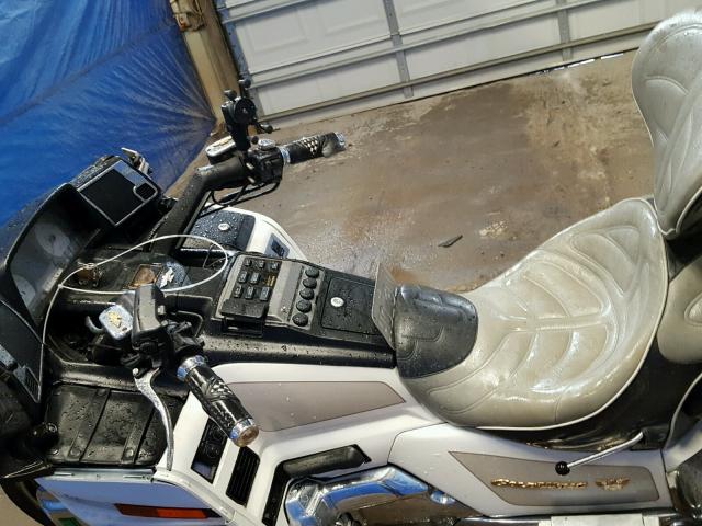 1HFSC2238XA104605 - 1999 HONDA GL1500 SE1 WHITE photo 5