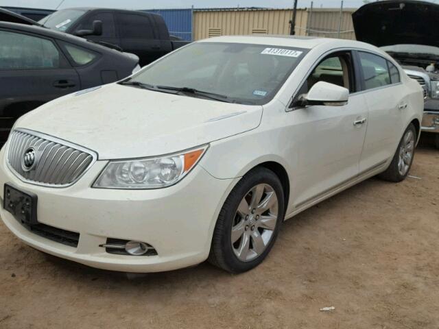 1G4GC5EG0AF159846 - 2010 BUICK LACROSSE WHITE photo 2