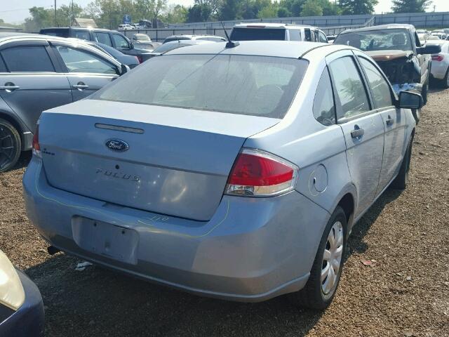 1FAHP34NX8W238393 - 2008 FORD FOCUS S/SE BLUE photo 4