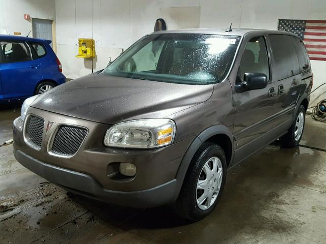 1GMDU031X7D175834 - 2007 PONTIAC MONTANA SV BROWN photo 2