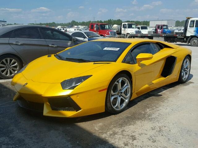 ZHWUC1ZD2CLA00700 - 2012 LAMBORGHINI AVENTADOR YELLOW photo 2