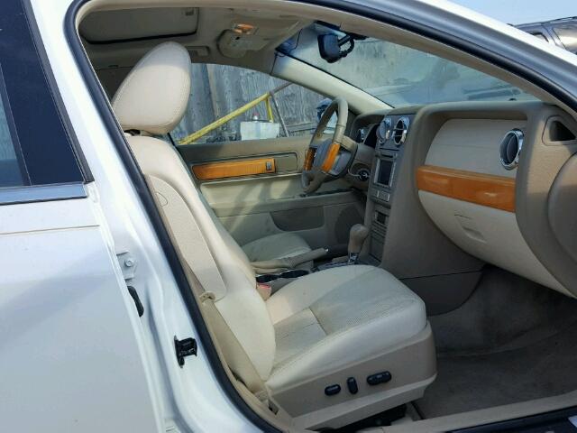 3LNHM28T39R622327 - 2009 LINCOLN MKZ WHITE photo 5