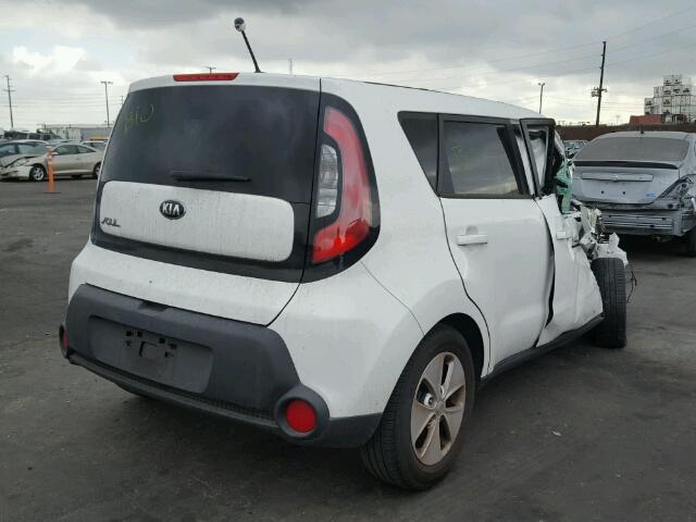 KNDJN2A20G7246307 - 2016 KIA SOUL WHITE photo 4