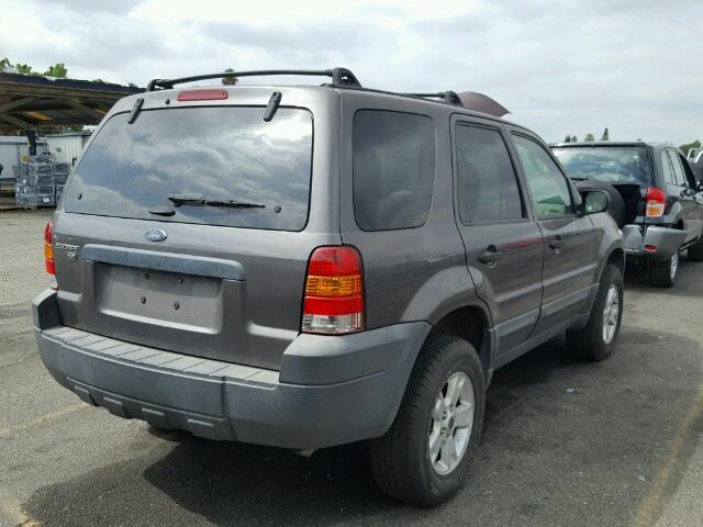 1FMYU03195KB11648 - 2005 FORD ESCAPE XLT GRAY photo 4