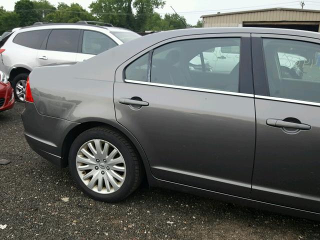 3FADP0L39BR173673 - 2011 FORD FUSION HYB GRAY photo 9