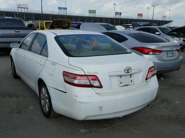 4T1BF3EK5BU762959 - 2011 TOYOTA CAMRY BASE WHITE photo 3