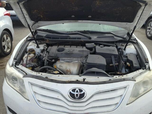 4T1BF3EK5BU762959 - 2011 TOYOTA CAMRY BASE WHITE photo 7