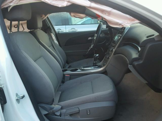 1G11B5SA6DF215377 - 2013 CHEVROLET MALIBU LS თეთრი ფოტო 5