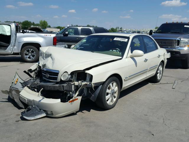 KNAGD128645291511 - 2004 KIA OPTIMA WHITE photo 2