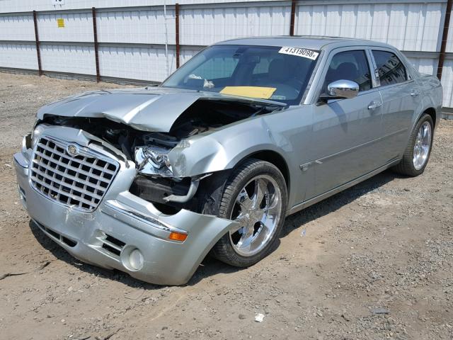 2C3KA63H46H464606 - 2006 CHRYSLER 300C SILVER photo 2