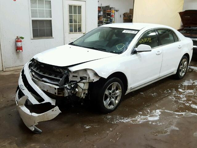 1G1ZH57B49F244242 - 2009 CHEVROLET MALIBU 1LT WHITE photo 2