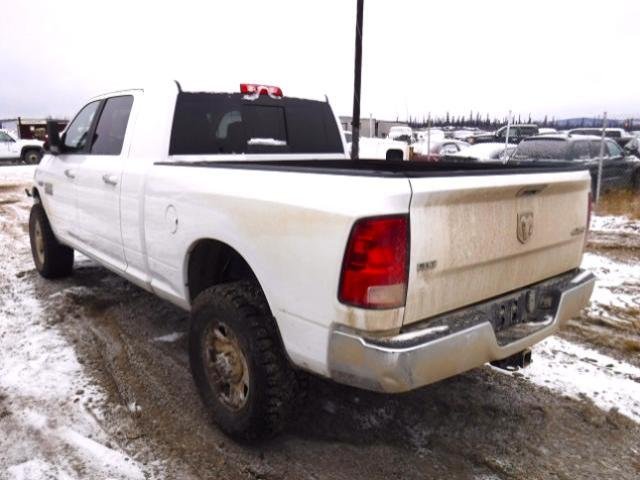3C6UR5MJXFG558702 - 2015 RAM 2500 SLT WHITE photo 3
