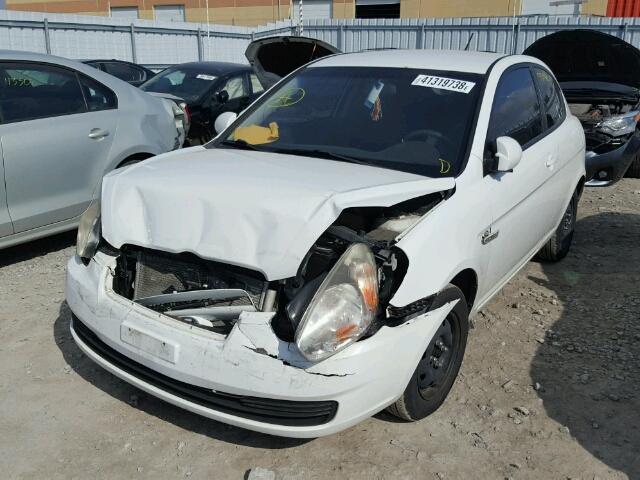 KMHCN35C88U096995 - 2008 HYUNDAI ACCENT BAS WHITE photo 2