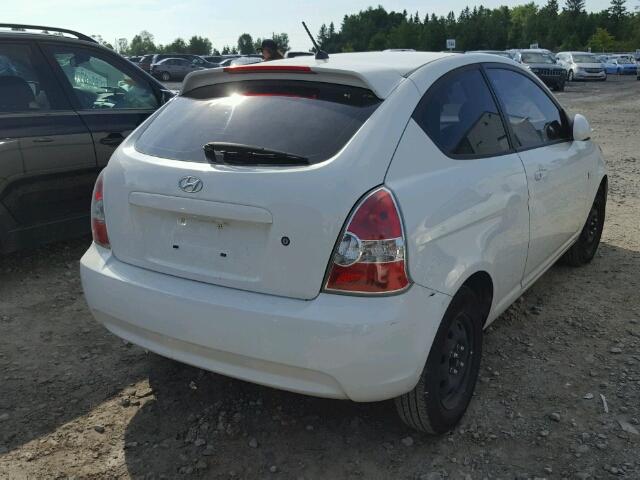 KMHCN35C88U096995 - 2008 HYUNDAI ACCENT BAS WHITE photo 4