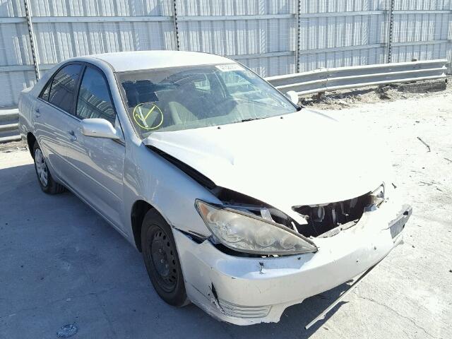 4T1BE32KX5U526948 - 2005 TOYOTA CAMRY SILVER photo 1