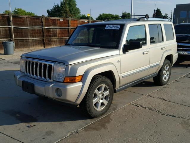 1J8HG58287C672049 - 2007 JEEP COMMANDER TAN photo 2