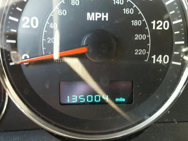 1J8HG58287C672049 - 2007 JEEP COMMANDER TAN photo 8