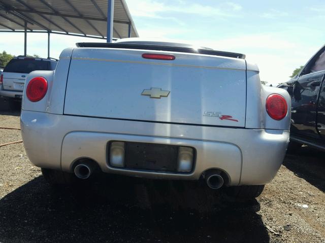 1GCES14H75B117995 - 2005 CHEVROLET SSR 银色 照片 10