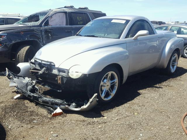 1GCES14H75B117995 - 2005 CHEVROLET SSR 银色 照片 2