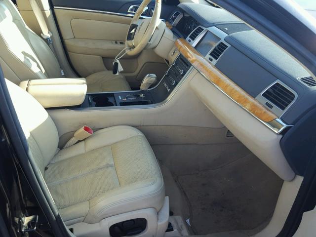 1LNHM93R99G608606 - 2009 LINCOLN MKS BLACK photo 5