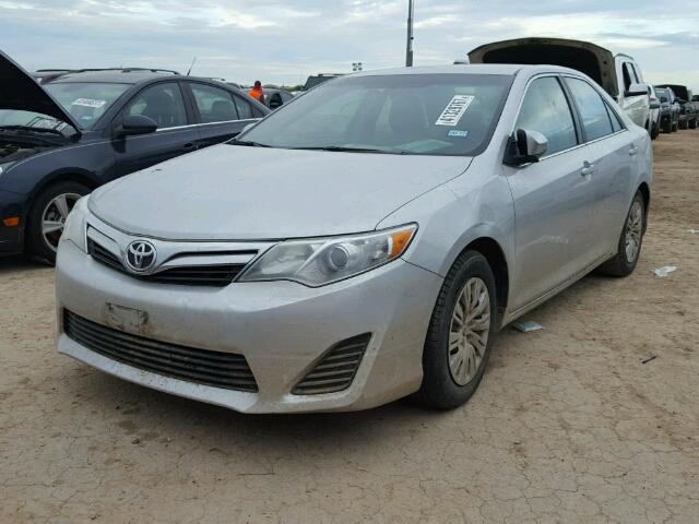 4T4BF1FK6CR247608 - 2012 TOYOTA CAMRY SILVER photo 2