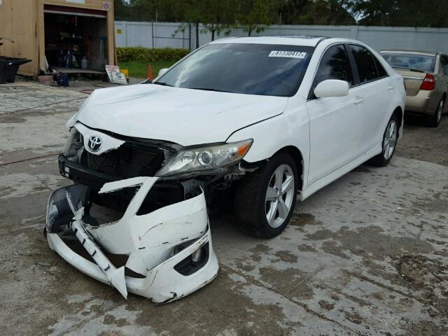 4T1BF3EK3BU777279 - 2011 TOYOTA CAMRY BASE WHITE photo 2