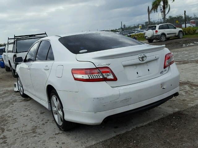 4T1BF3EK3BU777279 - 2011 TOYOTA CAMRY BASE WHITE photo 3