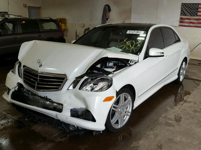 WDDHF8HB2AA093336 - 2010 MERCEDES-BENZ E 350 4MAT WHITE photo 2