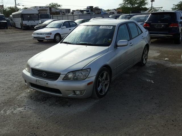 JTHBD182510027087 - 2001 LEXUS IS 300 SILVER photo 2