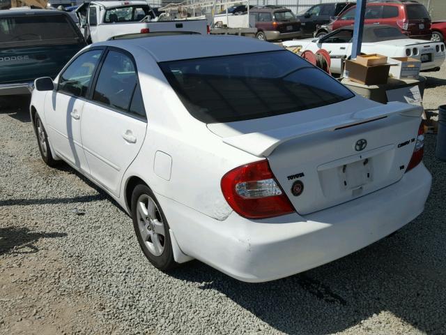 4T1BF30K92U005974 - 2002 TOYOTA CAMRY LE WHITE photo 3