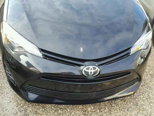 5YFBURHE6HP599263 - 2017 TOYOTA COROLLA L BLACK photo 9