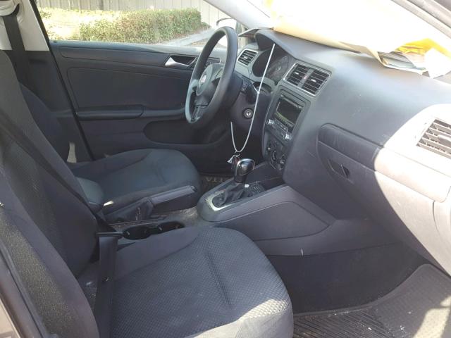 3VW2K7AJ6EM236253 - 2014 VOLKSWAGEN JETTA BASE 黑色 照片 5