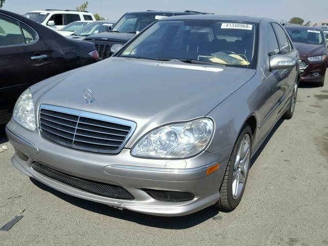 WDBNG75J66A476458 - 2006 MERCEDES-BENZ S 500 SILVER photo 2