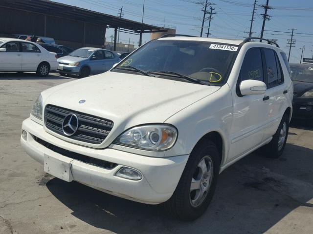 4JGAB57E94A461349 - 2004 MERCEDES-BENZ ML 350 WHITE photo 2