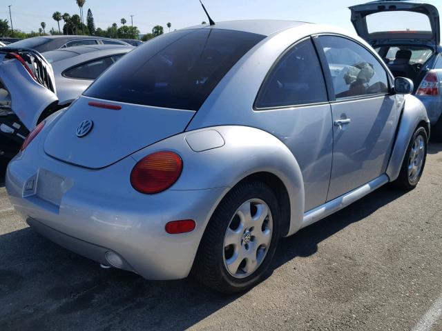 3VWCK21C12M411805 - 2002 VOLKSWAGEN NEW BEETLE 银色 照片 4