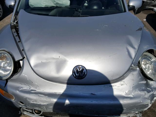 3VWCK21C12M411805 - 2002 VOLKSWAGEN NEW BEETLE 银色 照片 7