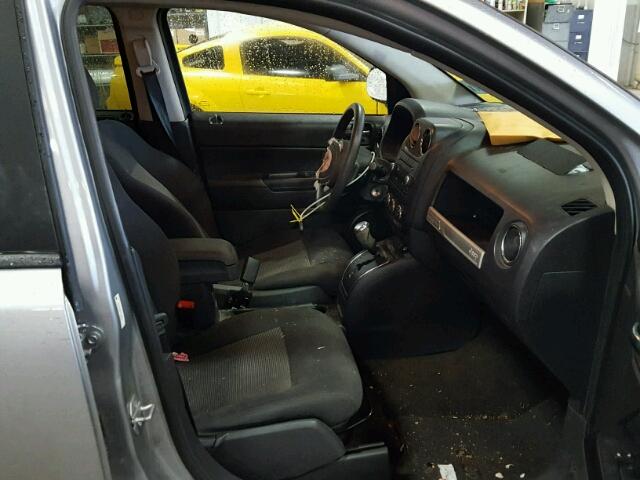 1C4NJCBA2FD104792 - 2015 JEEP COMPASS SP SILVER photo 5