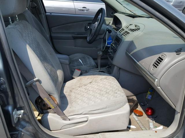 1G1ZT528X5F236750 - 2005 CHEVROLET MALIBU LS ნაცრისფერი ფოტო 5