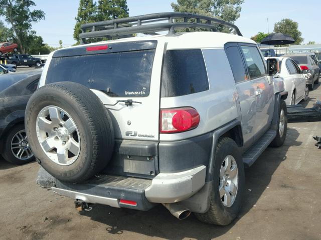 JTEZU11F570005592 - 2007 TOYOTA FJ CRUISER SILVER photo 4