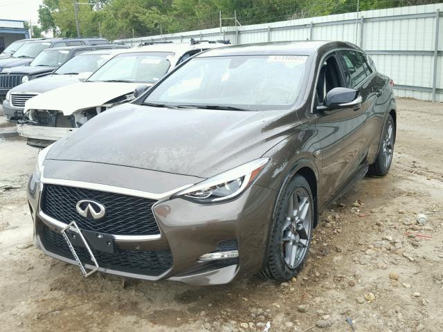 SJKCH5CP6HA017075 - 2017 INFINITI QX30 BROWN photo 2