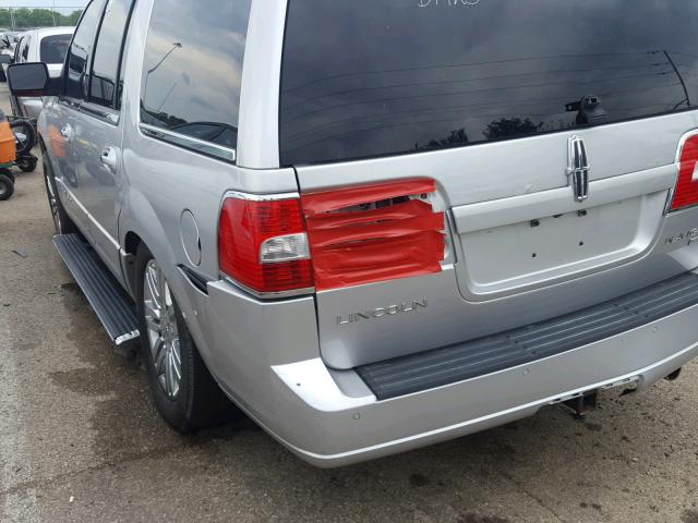 5LMJJ2J56AEJ05923 - 2010 LINCOLN NAVIGATOR SILVER photo 9