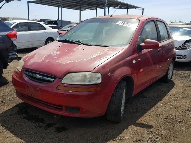 KL1TD62655B453670 - 2005 CHEVROLET AVEO BASE Rouge photo 2